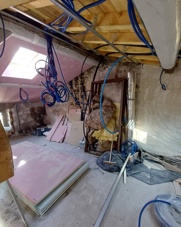 Des combles en cours d’aménagement